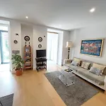 With Private Garden - Location Apartment *