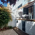 With Private Garden - Location Apartment *