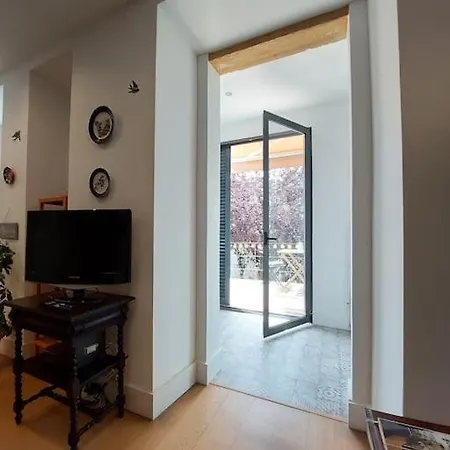 With Private Garden - Location