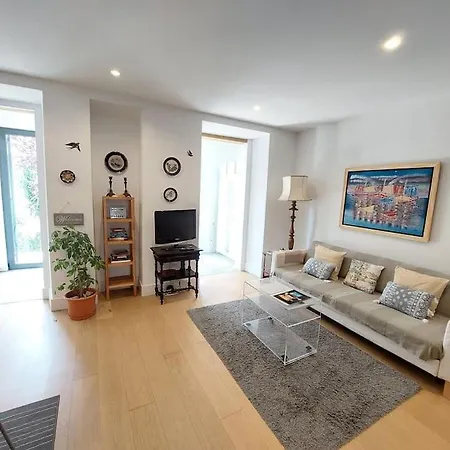 With Private Garden - Location Apartment *