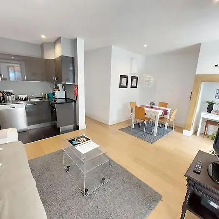 With Private Garden - Location Apartment