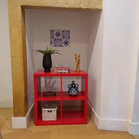 With Private Garden - Location Apartment